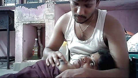 Brunette amateur housewife 18+ shows her big booty 18+